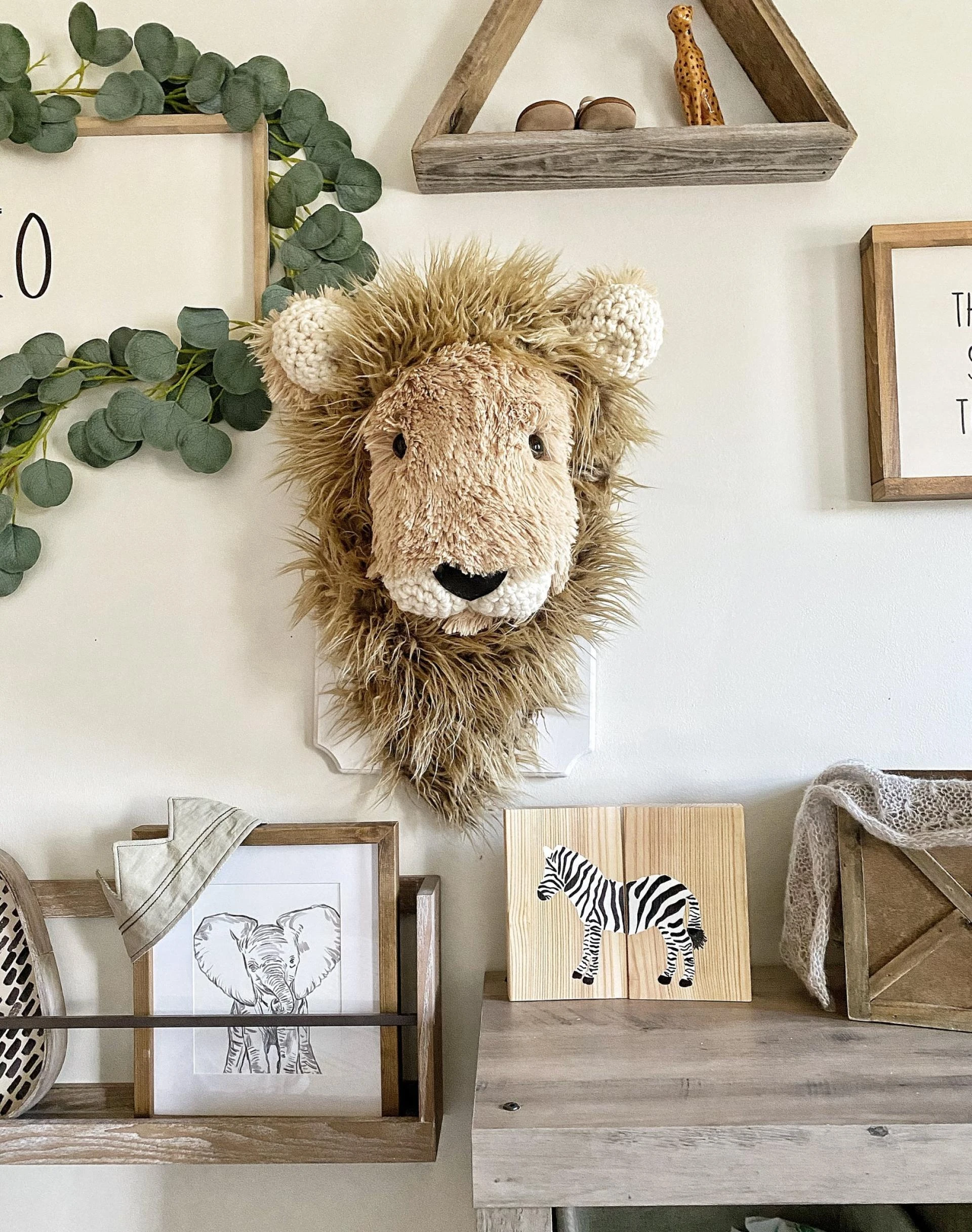 Beautiful Nursery Wall Decorating Ideas for a Peaceful Baby Room