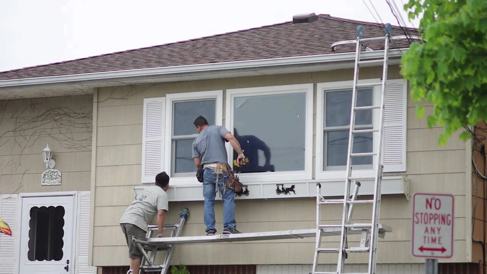 Emergency Window Glass Replacement: What to Do After Breakage