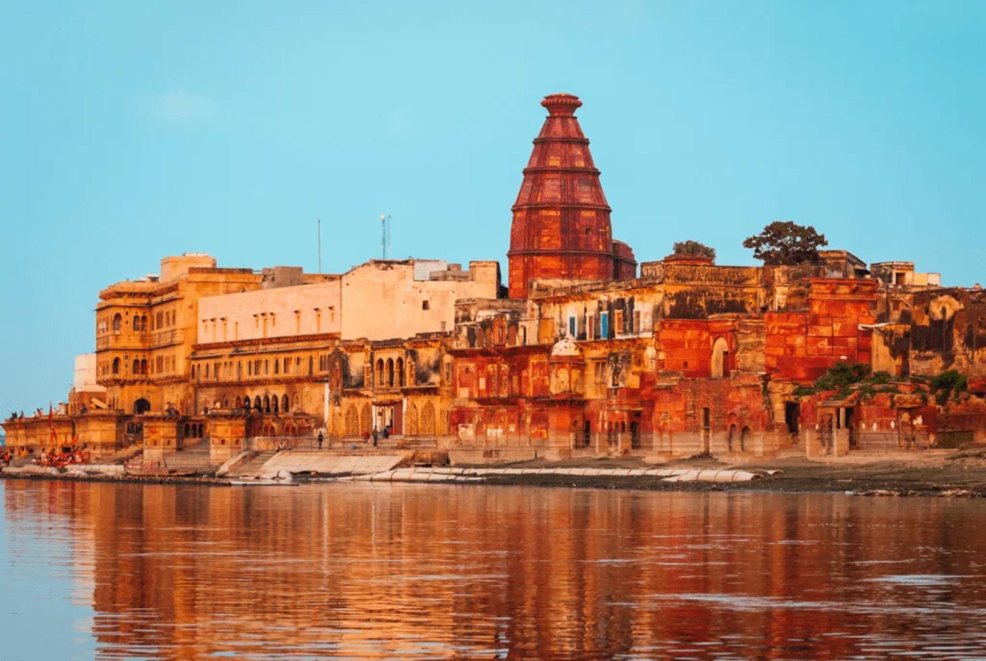 Best 3 star Family Hotel in Varanasi near Railway Station
