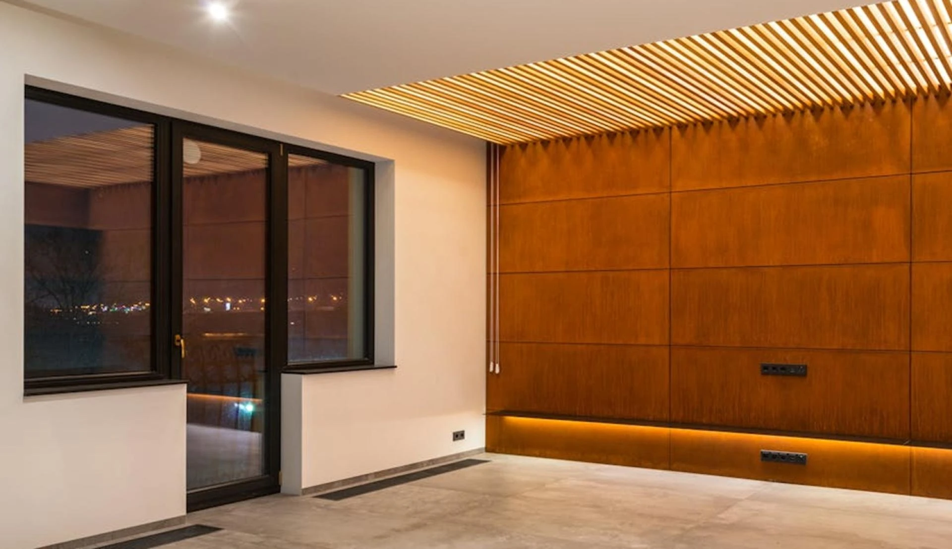 When Windows Shatter: How Glass Repair and Emergency Board Up Services Save Homes & Businesses