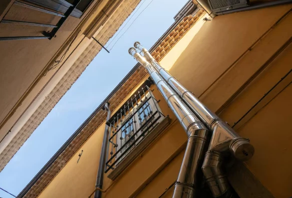 7 Signs You Need Soffit Repair Before Structural Damage Occurs