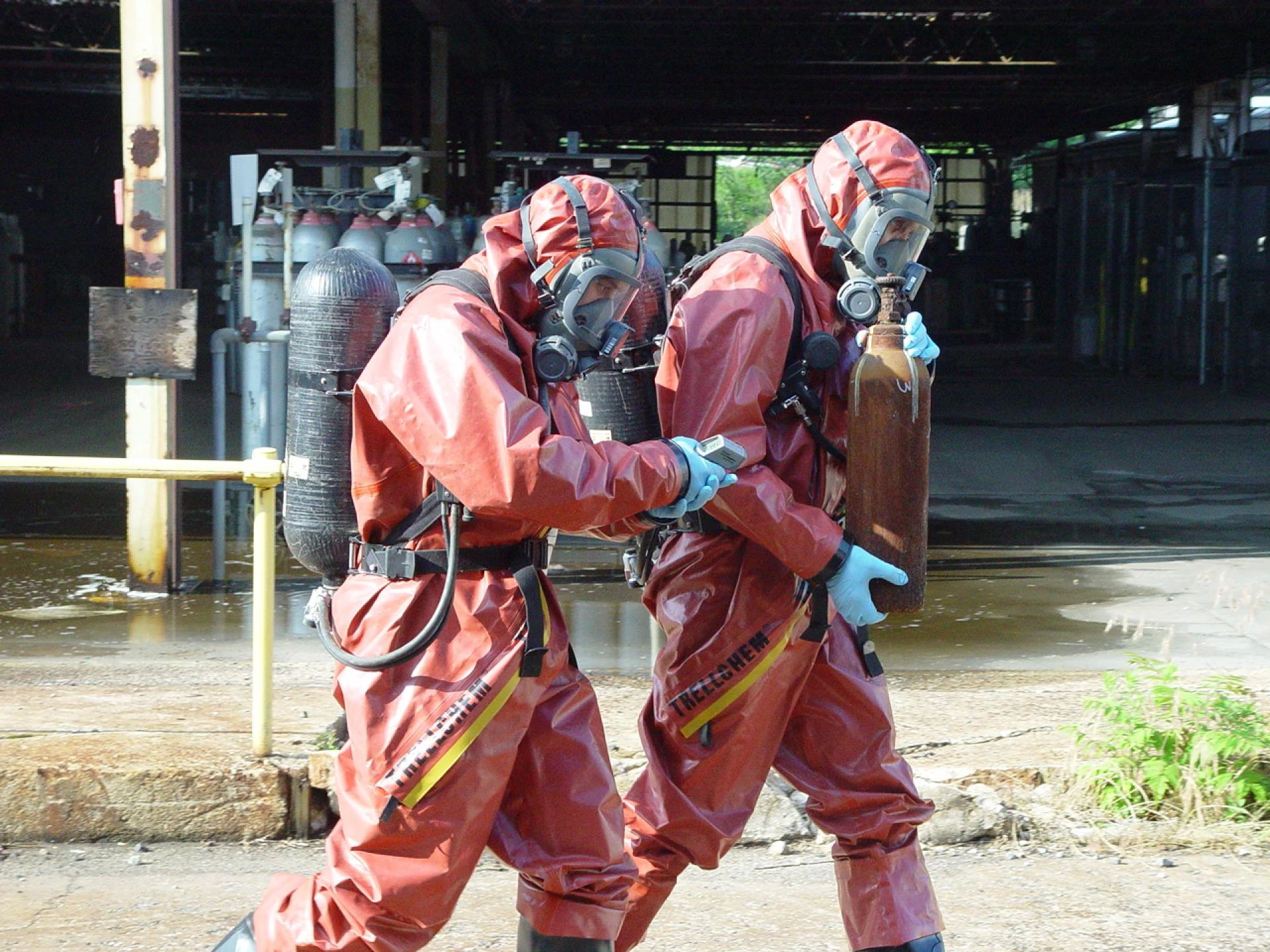 Why Integrated Environmental Services Is a Leading Gas Cylinder Remediation Company