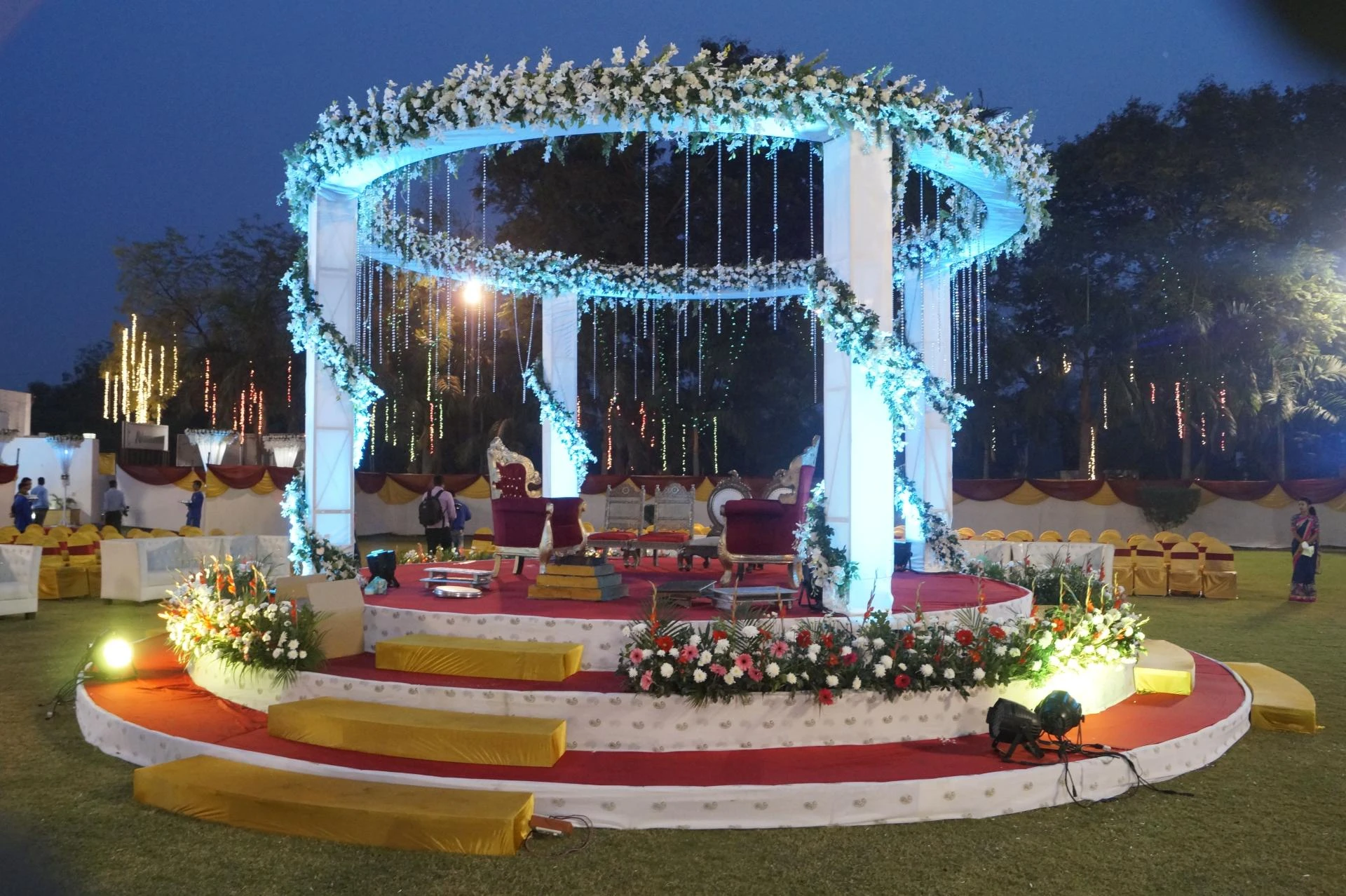 Stage Decoration Ideas That Make Weddings Look Luxurious