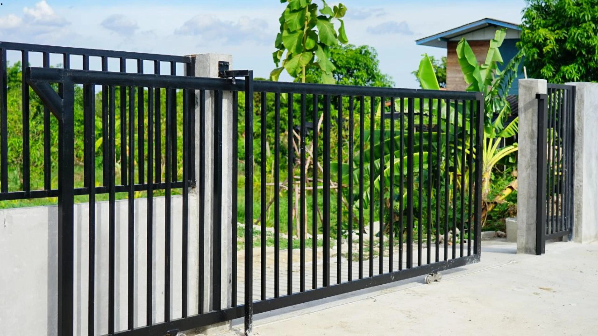 How to Choose the Right Gates for Your Driveway