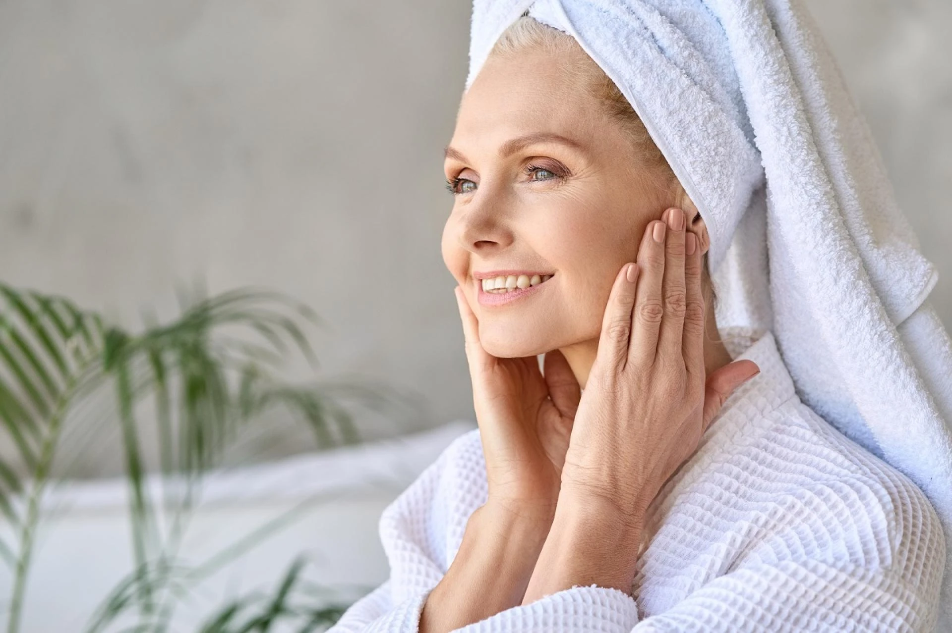 5 Easy Skin Care and Beauty Tips for Aging Gracefully