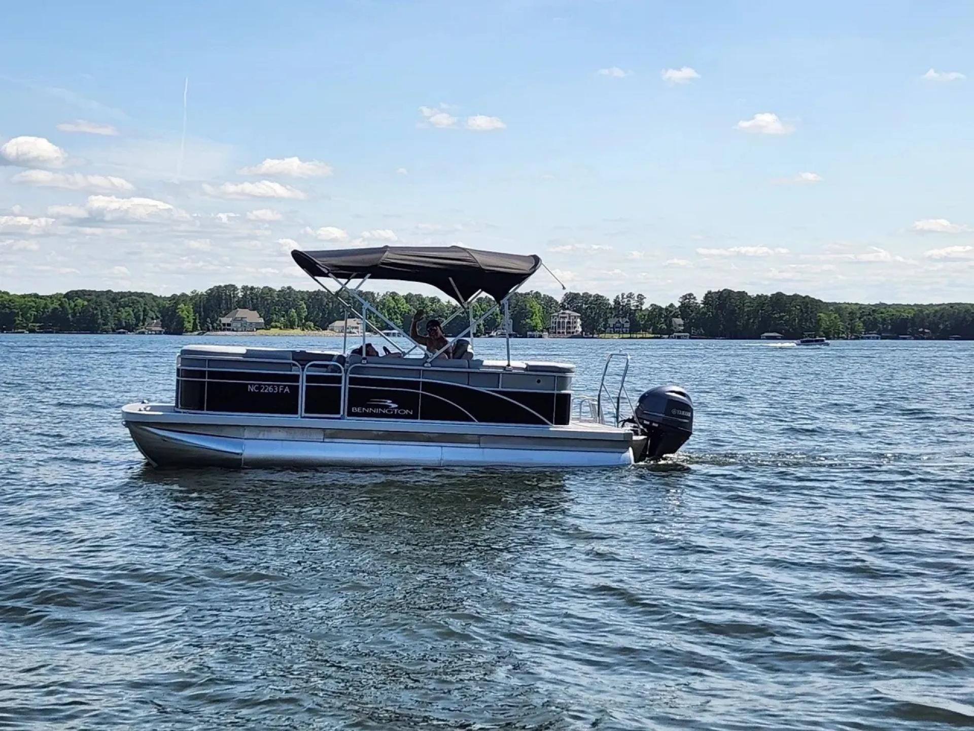 Why a House Boat Rental Might Be the Most Unique Getaway You’ll Ever Take