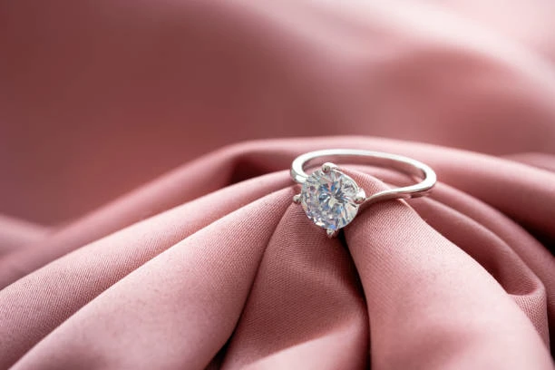 Solitaire Diamond Engagement Ring — How to Choose Perfect One