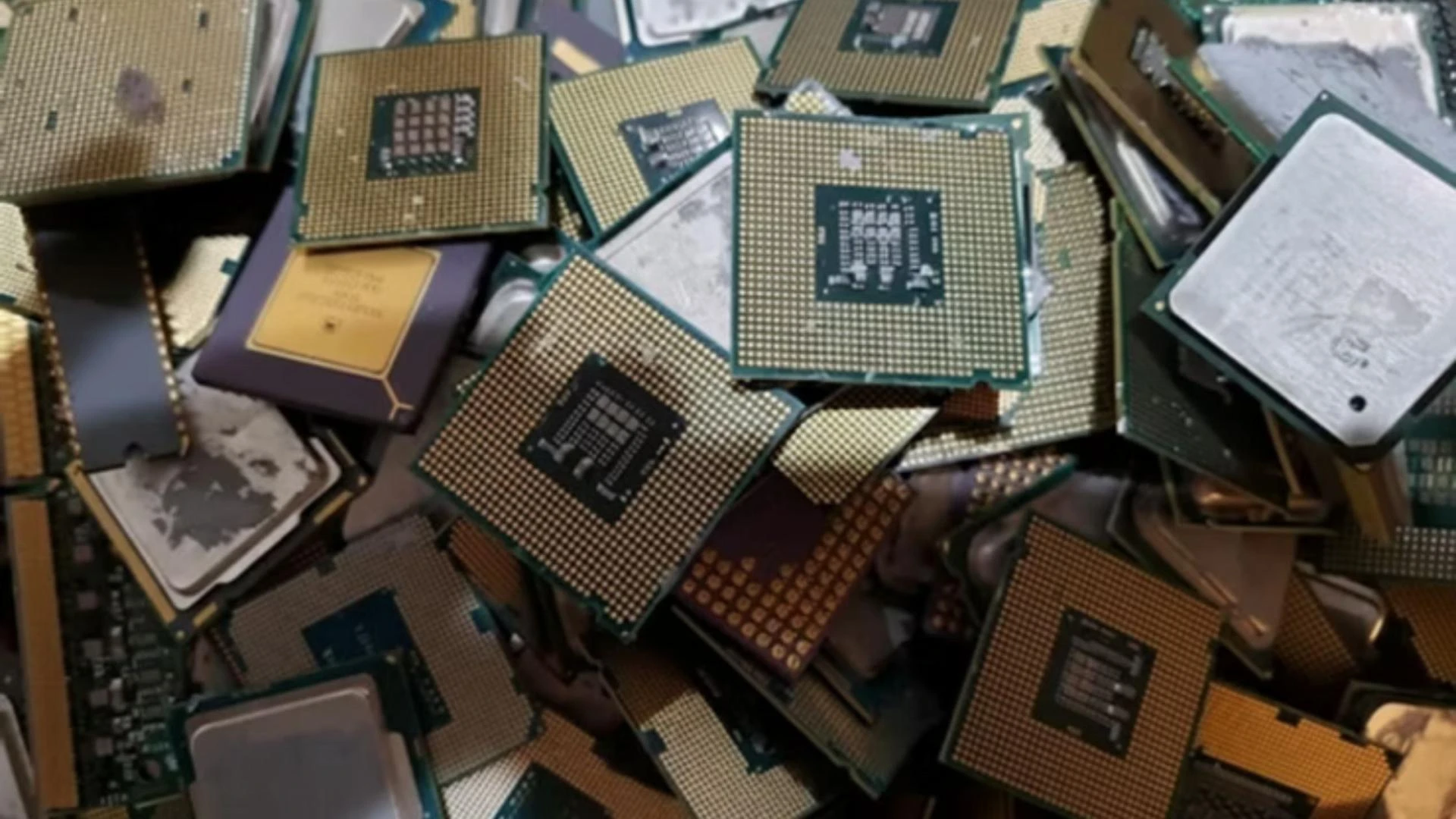 Electronic Recycling in Mesa Shapes the Next Resource Cycle