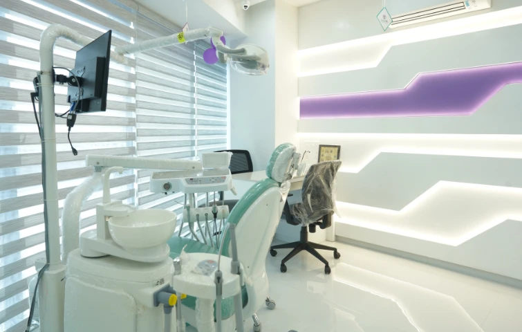Why Choosing a Leading Dental Clinic in Surat Matters for Oral Health