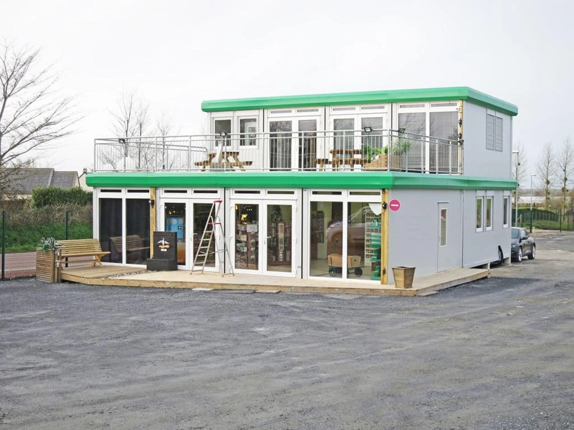 Modular Containers for Offices and Living Spaces