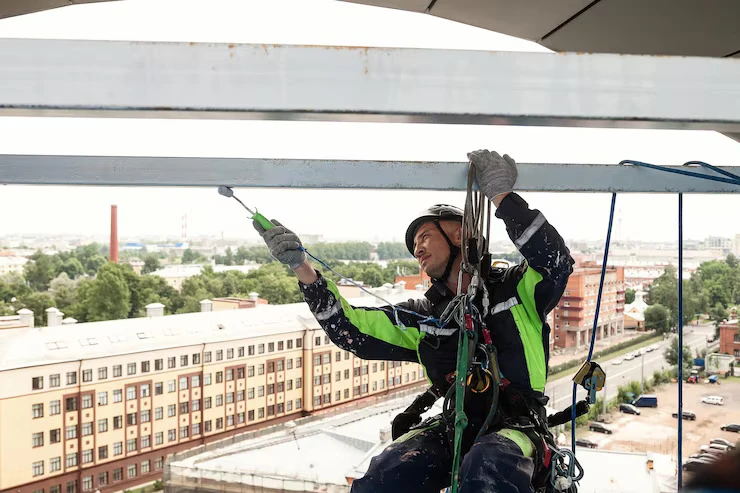 How Can You Refresh Your High-Rise with Abseiling Painting Sydney?