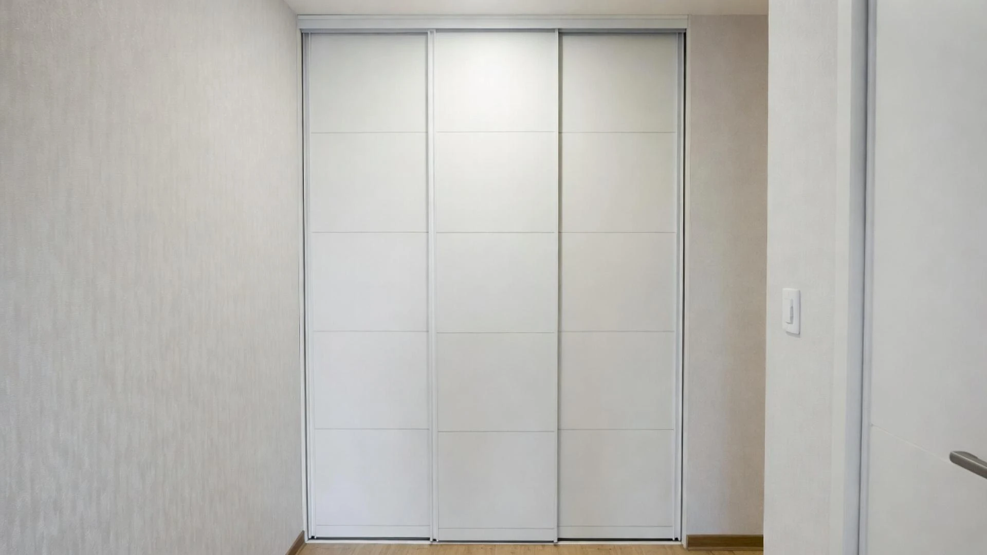 White Wardrobe Guide: Smart, Stylish Storage for UK Homes