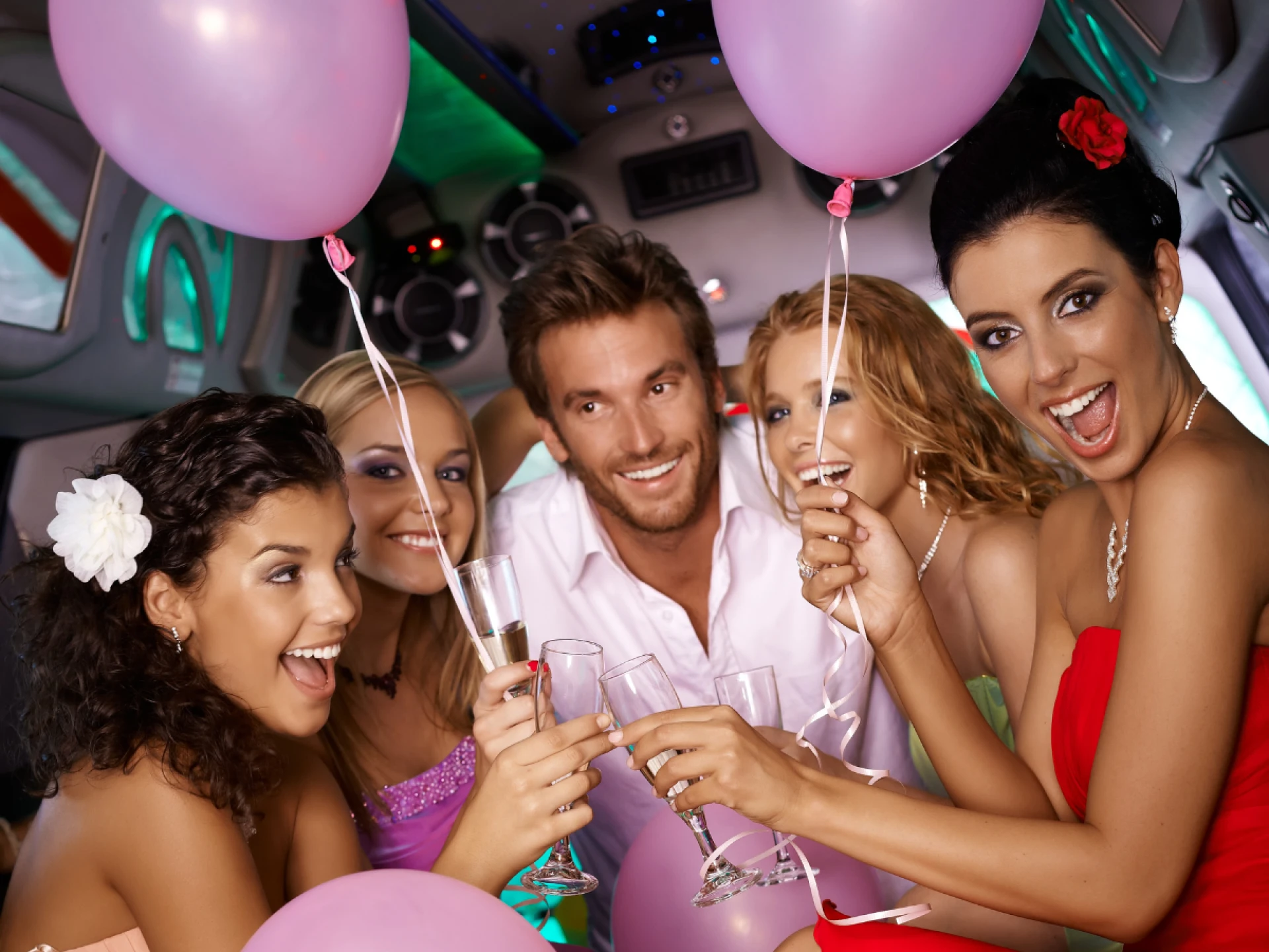 Party Bus Niagara – The Ultimate Way to Travel in Style with Limo Rentals