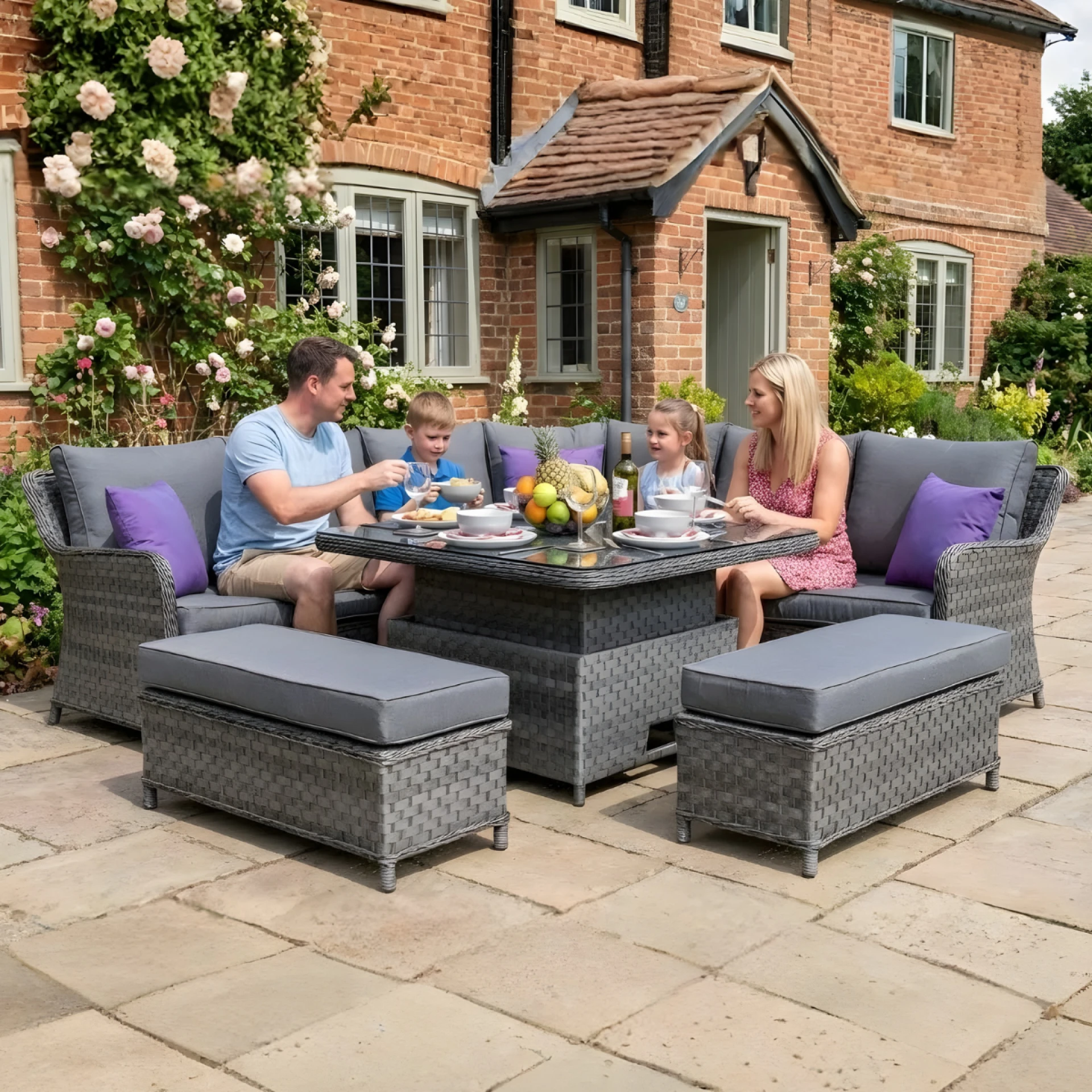 Transform Your Outdoor Space with Stylish Garden Furniture