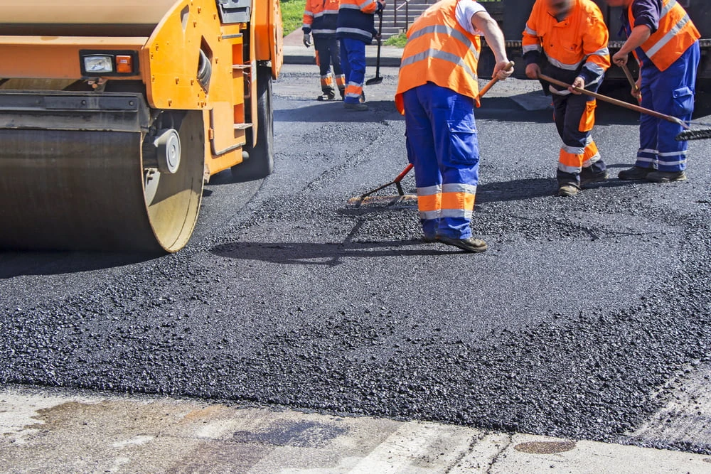 Sealcoating Services in Derry & Nashua, NH to Protect Asphalt Surfaces