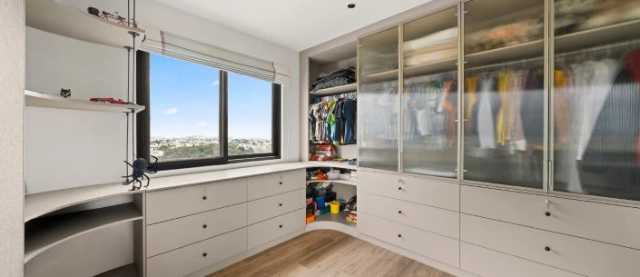 Planning a Walk-In Wardrobe in Essex? Avoid These 5 Costly Mistakes
