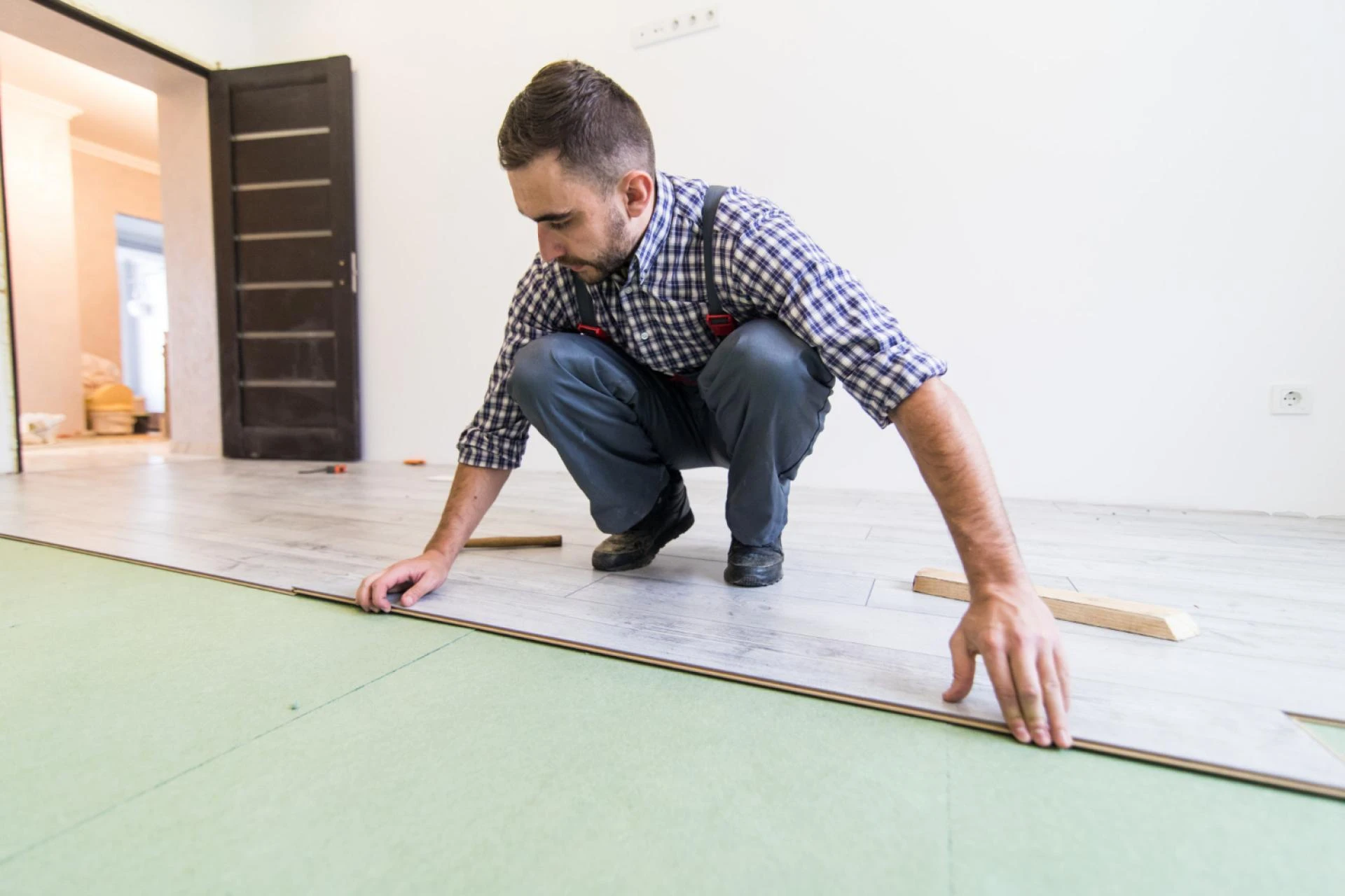 How Flooring Estimating Services Can Improve Project Outcomes