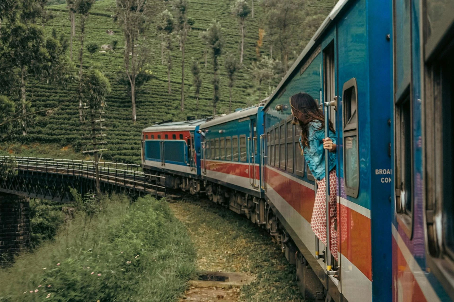 The "Slow-Mo" Surge: Why 2026 is the Year of the Luxury Rail-to-Trail in Sri Lanka