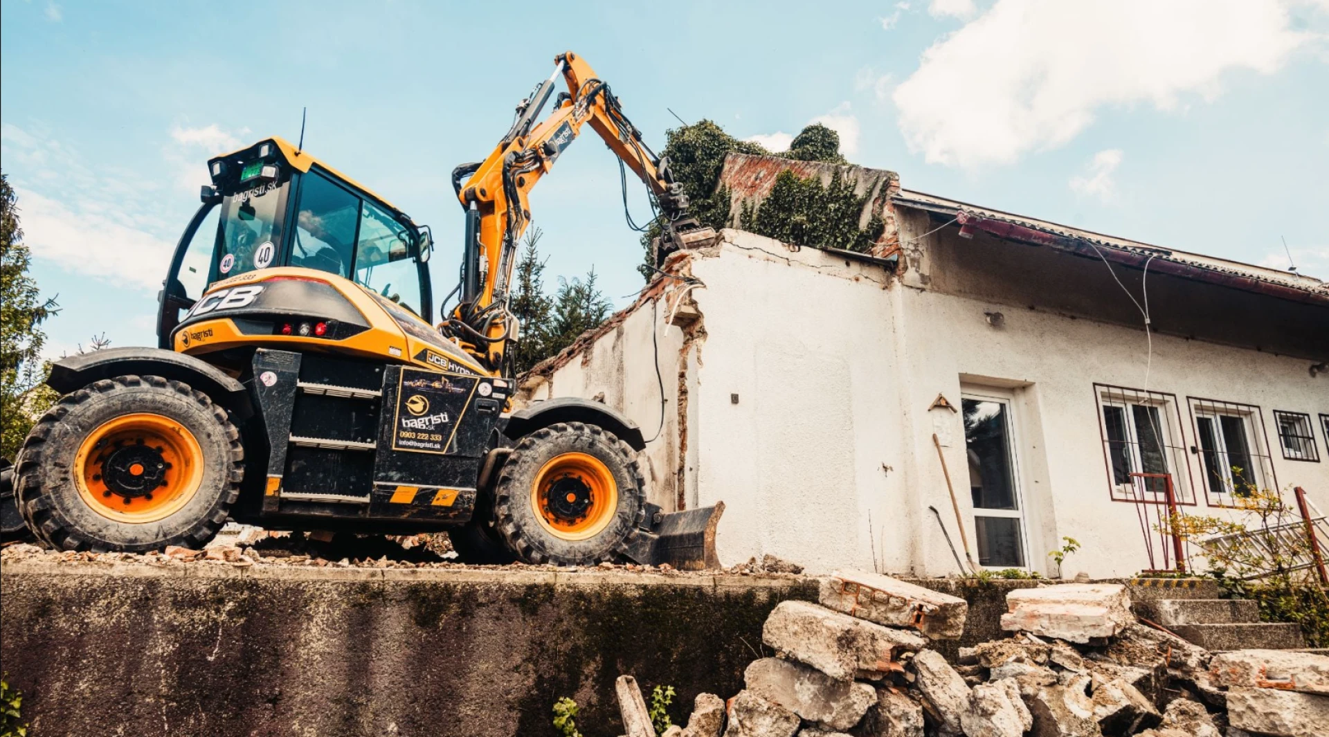 Light Demolition Services Made Easy: Fast & Reliable Junk Removal in Yucaipa, CA
