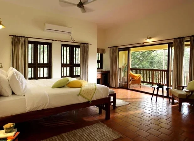 Stay Near Thattekad Bird Sanctuary: Experience Windermere’s Scenic Retreat