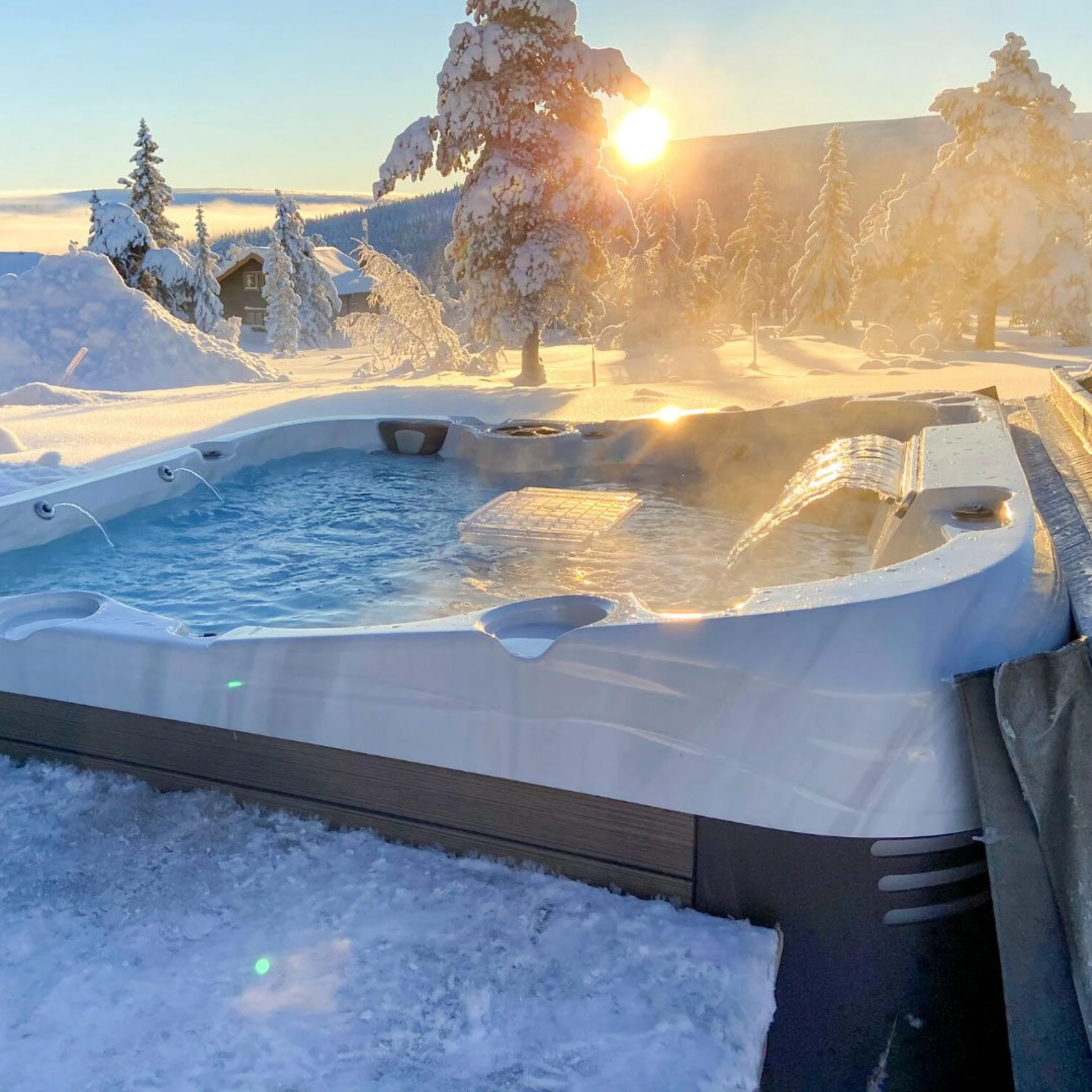 The ultimate combination of fitness and relaxation: Swim spas in London Ontario