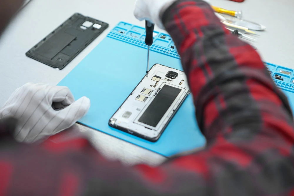 Looking for a Cell Phone Repair Shop in Mobile? Read This First