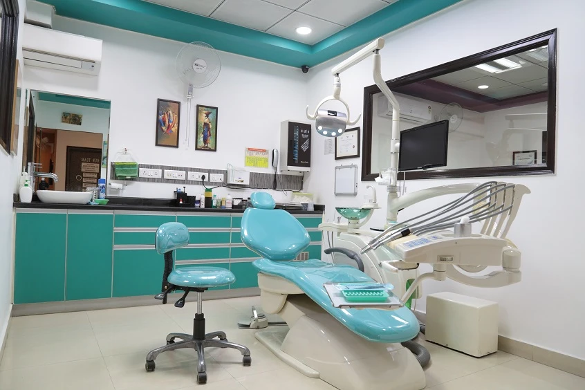 How a Dental Clinic in Fursungi Helps Maintain Long-Term Oral Health