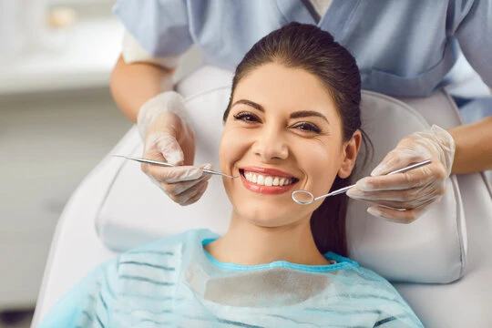 Top Signs You Should Visit a Dentist Before It Becomes an Emergency