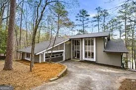 Your Ultimate Guide to Lake Arrowhead Real Estate Listings and Waterfront Homes for Sale in CA