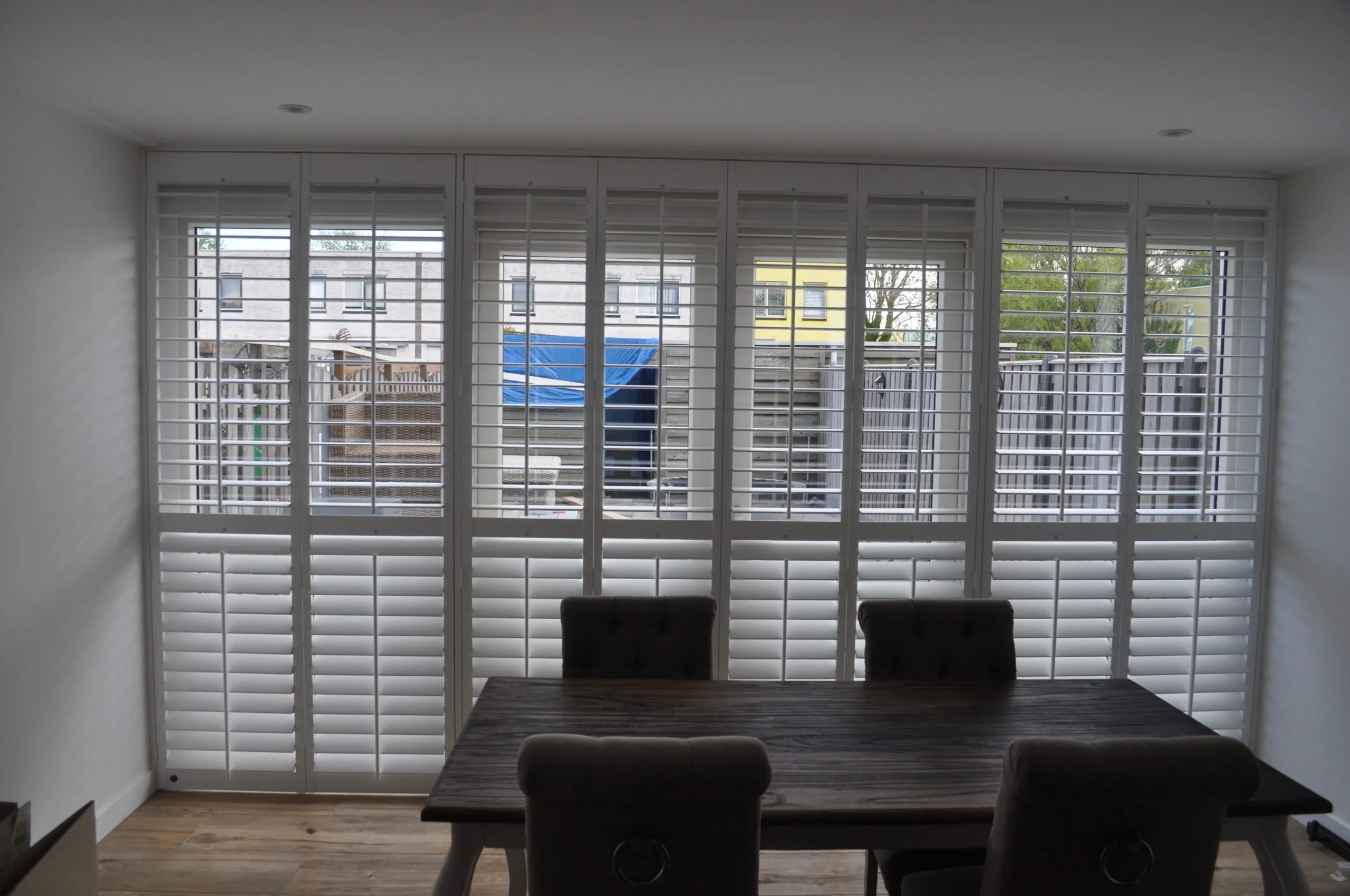 Houten Shutters: Stijlvol Wonen met de Beste Shutters Prijzen