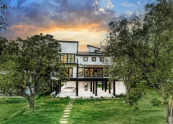 Modern Custom Home Designs in Burnet County