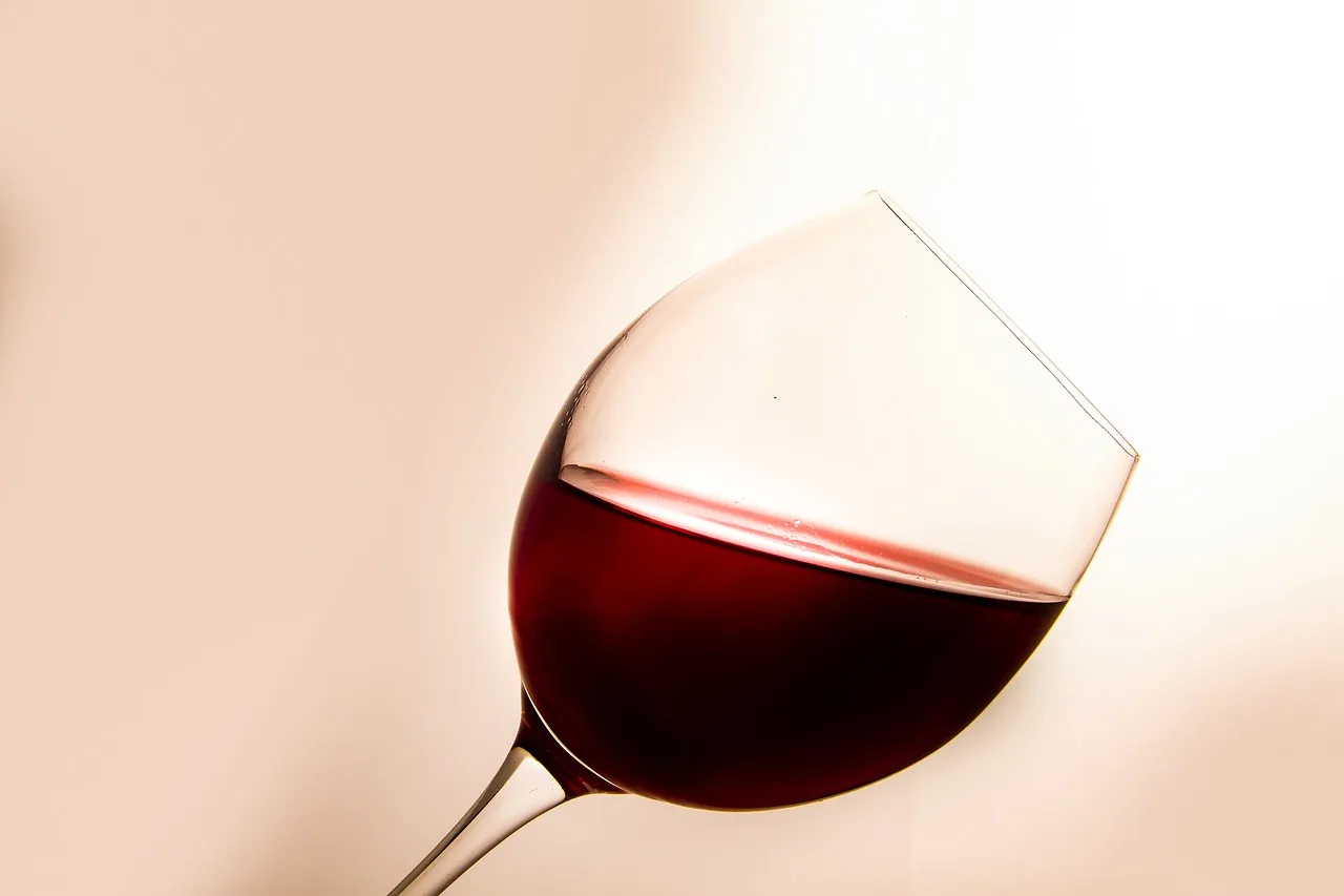 Non-Alcoholic Red Wine for Wellness and Balance