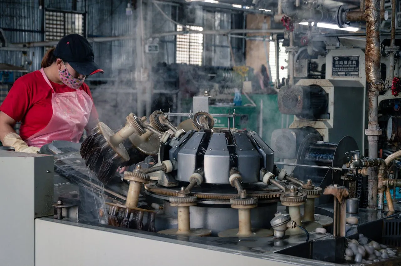 How to Reduce Downtime and Scrap With the Right Purging Compound Strategy