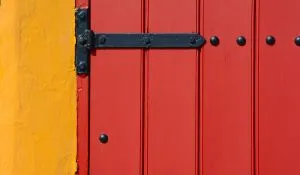 Understanding the Role of Architraves and Skirting in Interior Finishes