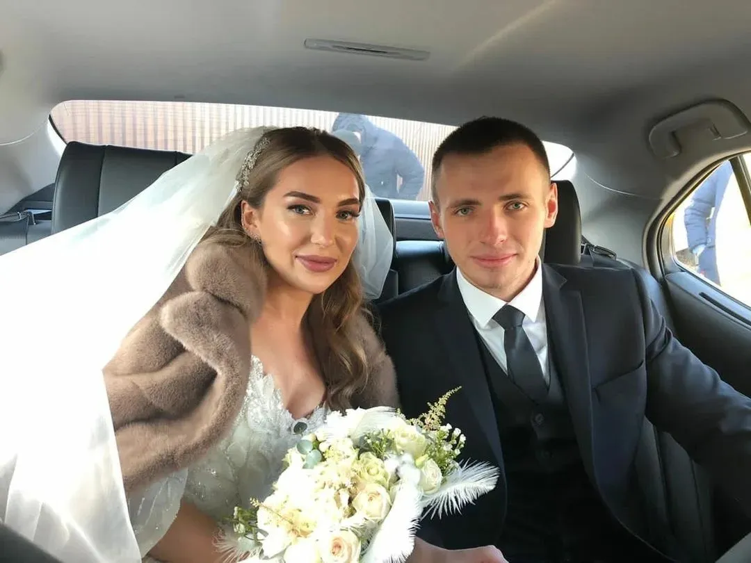 Flash Deal 35% Off Wedding Bus Rental Today