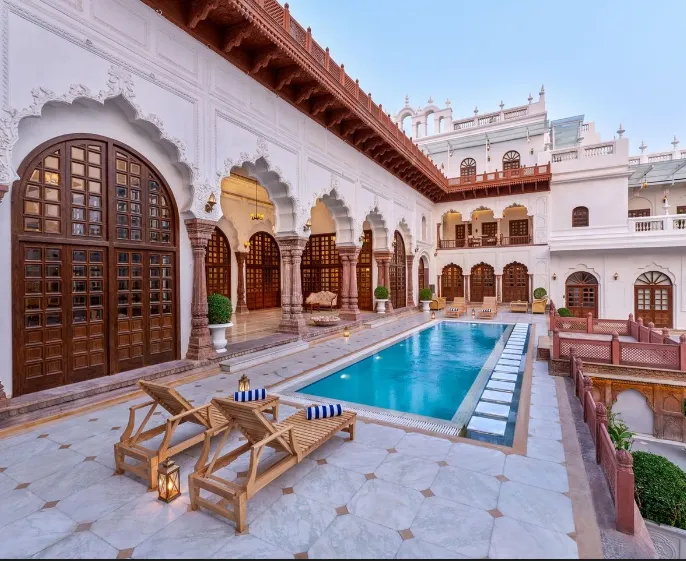How Luxury Hotel Packages Enhance Romantic Getaways and Special Occasions