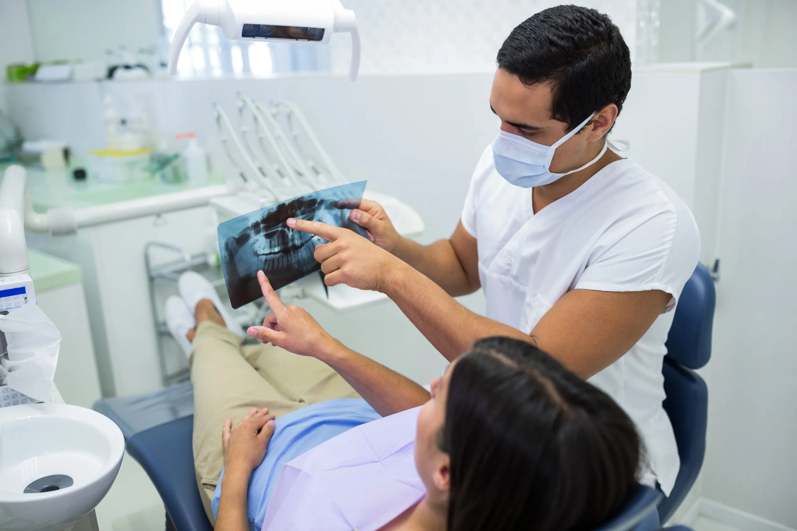 How a Dental Clinic in Fursungi Helps Prevent Major Dental Problems