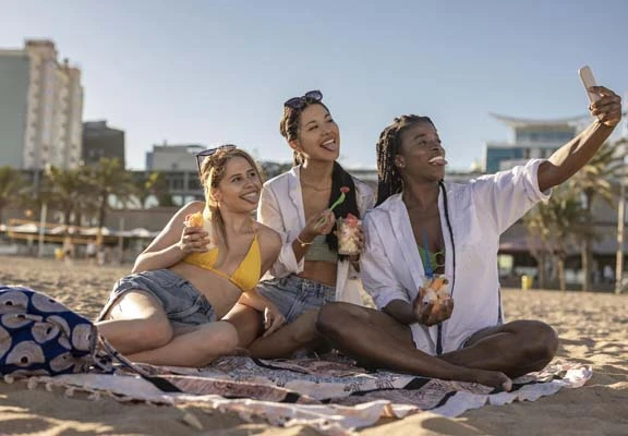 How a Man Can Meet Women Online