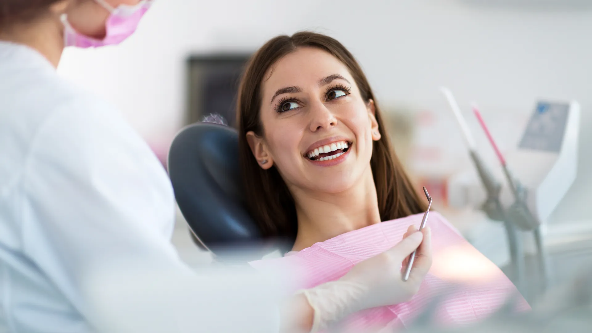 Advanced Technology in a Modern Dental Clinic