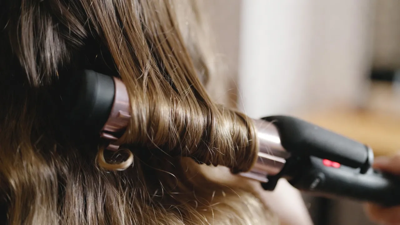 Hair Straightener USA & Best Curling Irons USA – Expert Guide by KORHAIR