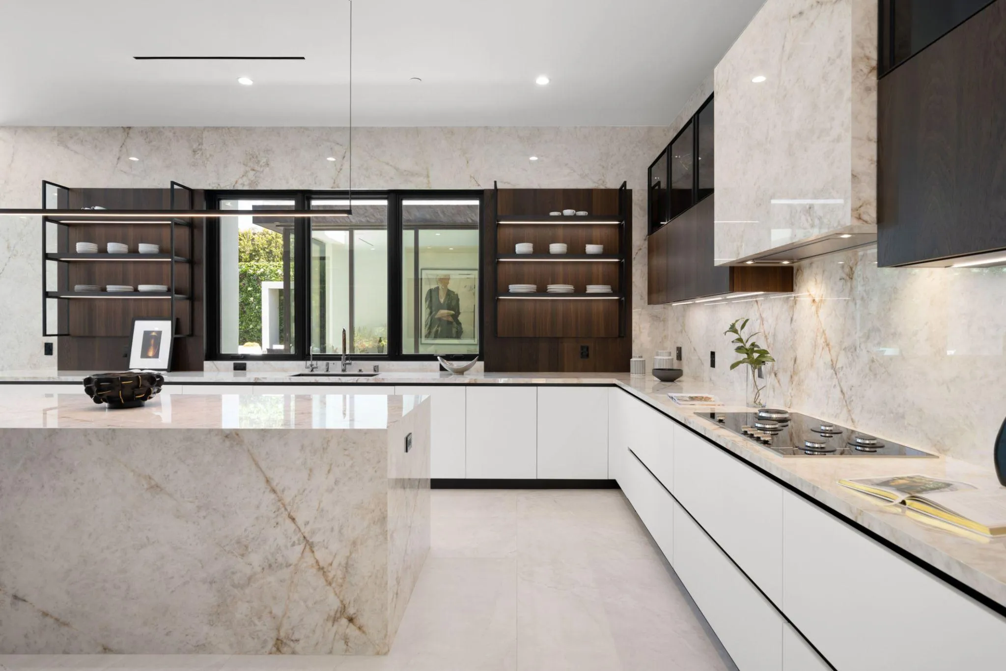 Best Materials for Luxury Kitchen Interiors in Kolkata
