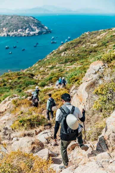 Why Modern Hikers Are Choosing Comfort Over Minimalism