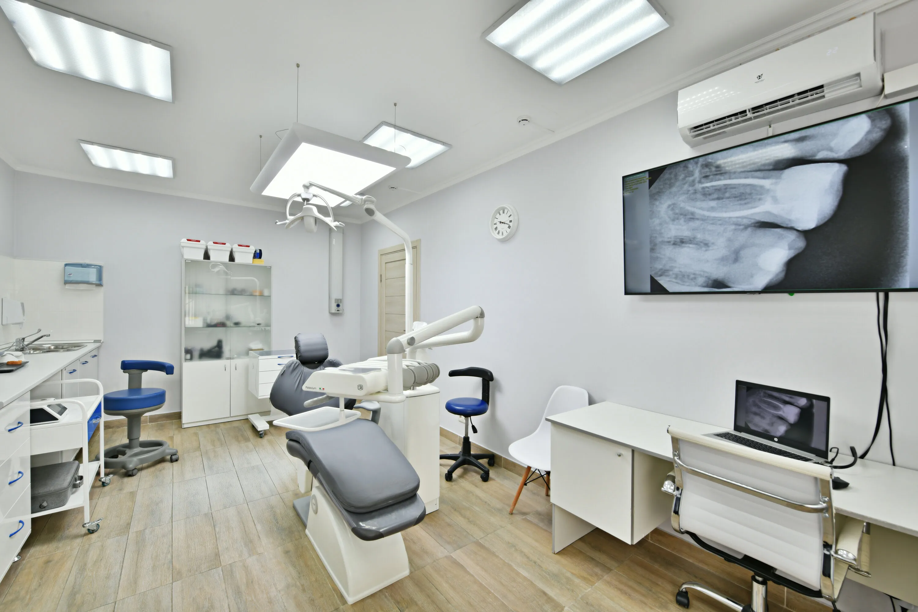 Top Services Offered by a Dental Clinic in Satellite Ahmedabad