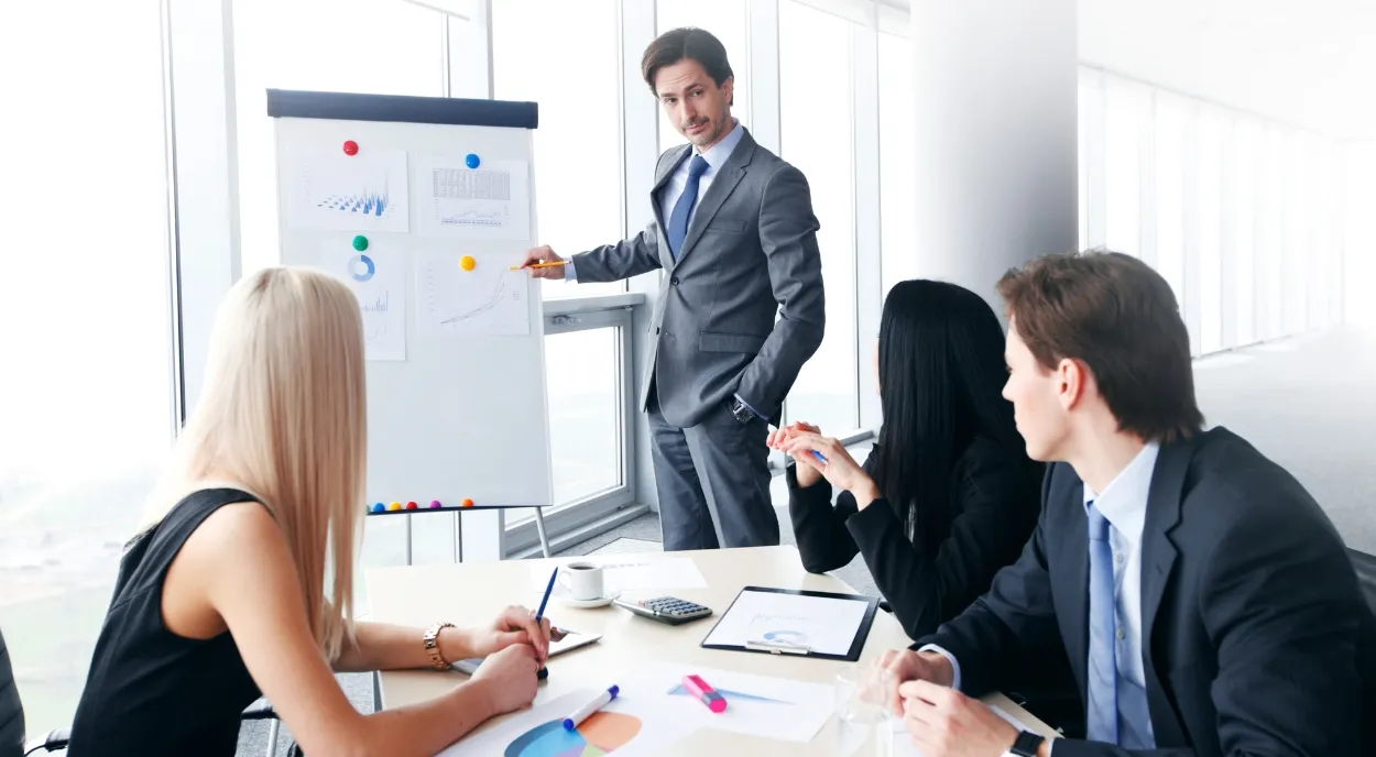 How Online Personality Development Classes Improve Confidence And Communication Skills