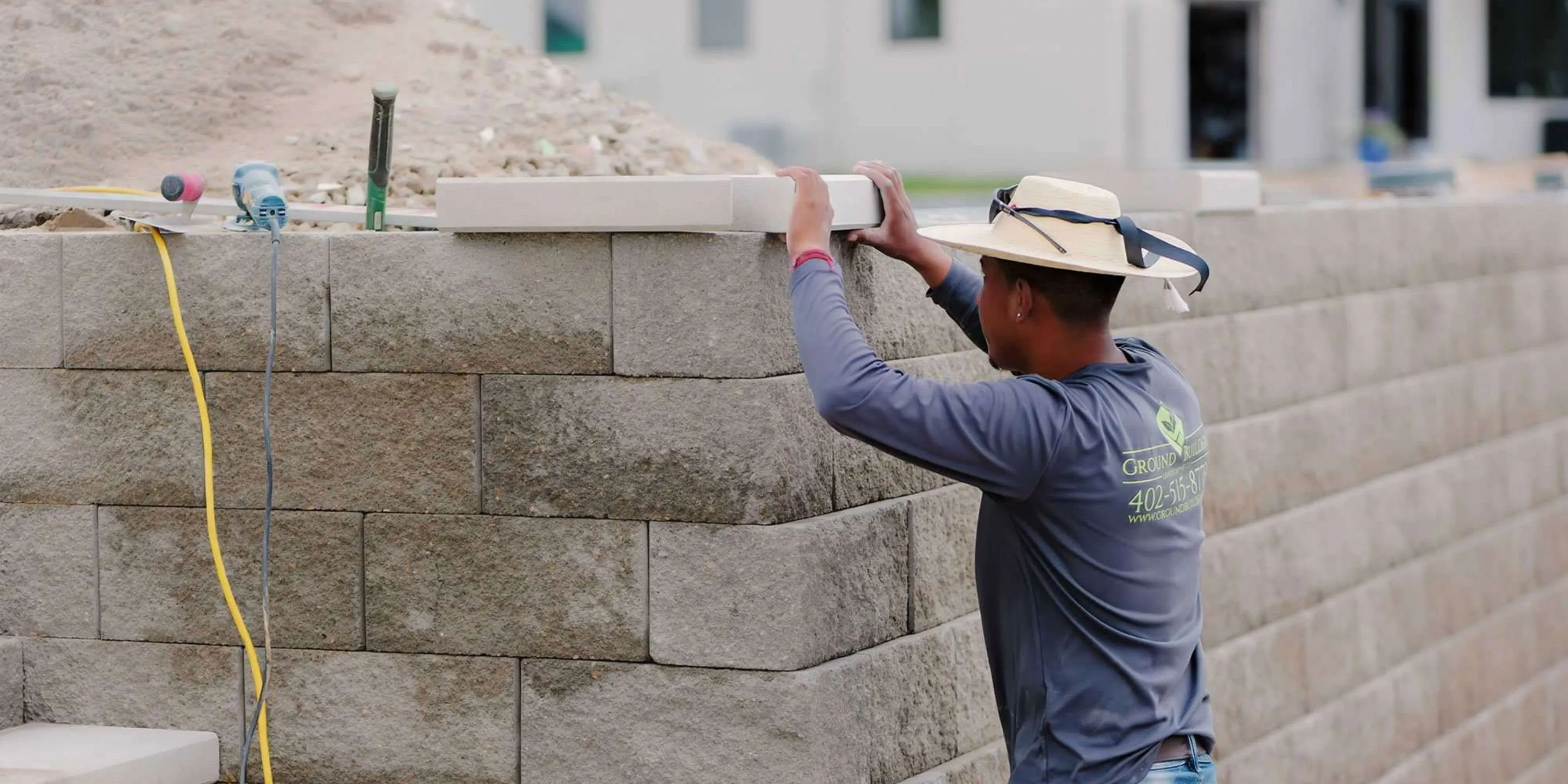 Retaining Wall Builders: The Best Solutions for Durable and Attractive Outdoor Spaces