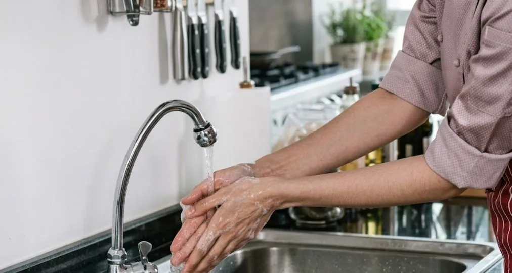 Portable Sink Hot and Cold Water: Why Temperature Control Matters for Cleanliness