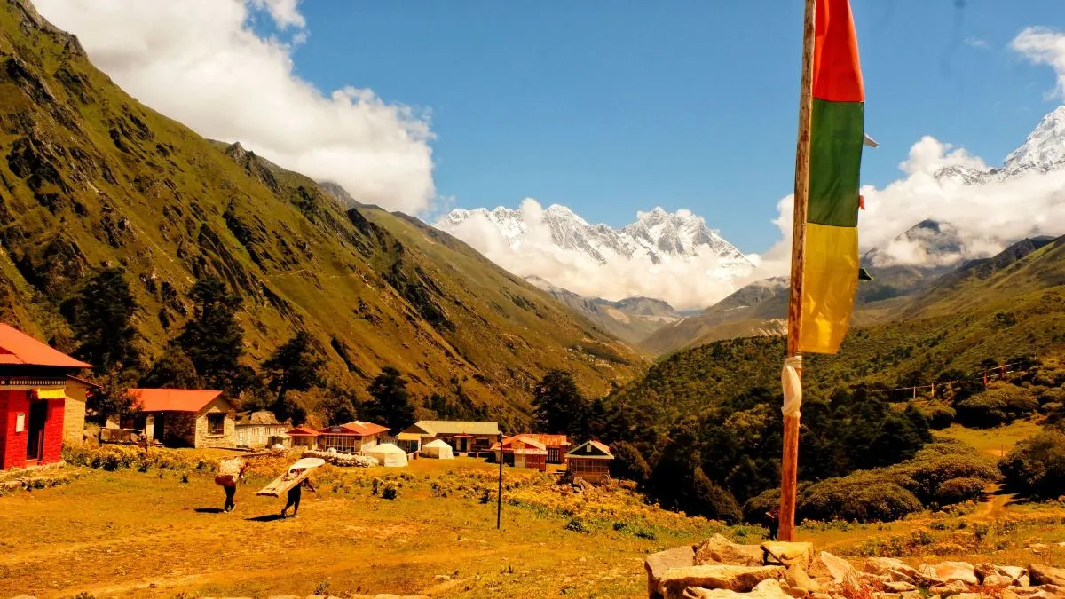 Everest Base Camp Route: Detailed Itinerary, Distance & Stops