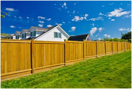 What Should You Consider When Choosing a Fencing Contractor?