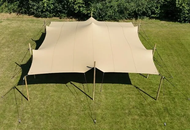 Fabricant de tente stretch : pourquoi choisir une tente sur mesure ?