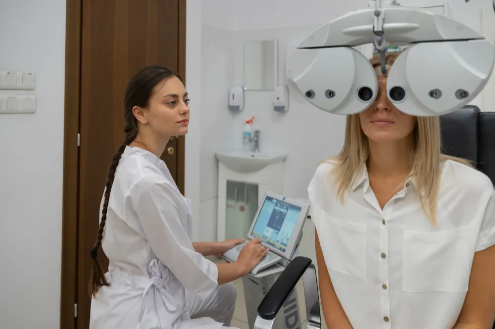 Can You Travel by Air After Retinal Detachment Surgery?